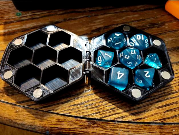 Print in place hinged dice case (With Magnets!)