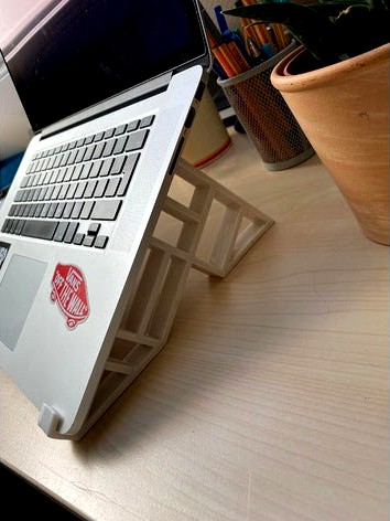 MBP stand (The geometric stand for MacBook Pro Retina - remix) by ciq
