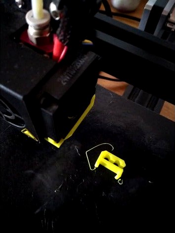 Ender 3 Pro Power & Display wire clip by cpl45476