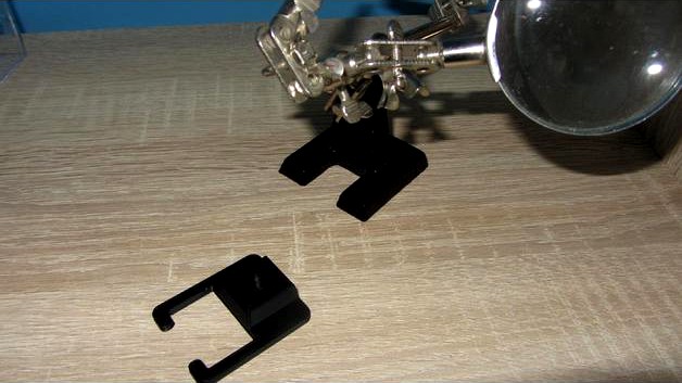 [Magnifying Glass Clamp - Alligator Clips] Secure Socket by dobredani