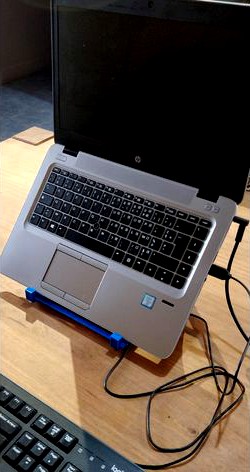 Vertical Stand for 14'' / 15" Laptop  by RedLeu