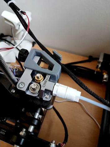 Extruder Tension Control with Cable Guide by vivamus3d