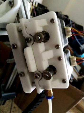 Double motor extruder by Argasman