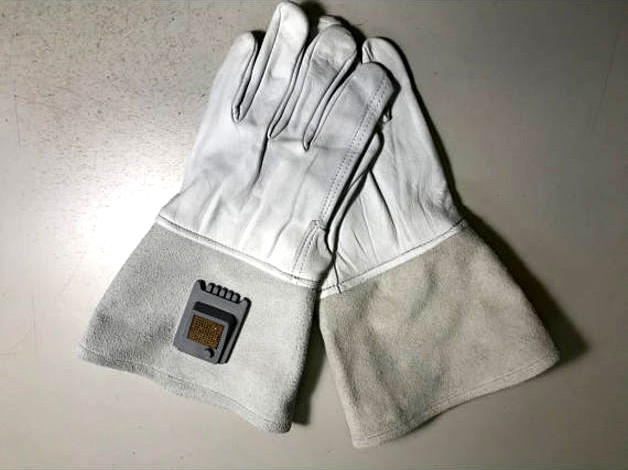 lukes glove comunicator by crissy