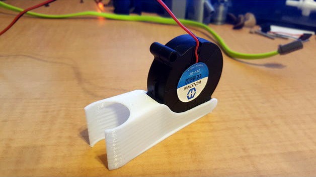 Small Blower Fan Mount for v6 E3D Hotend by Steampunq