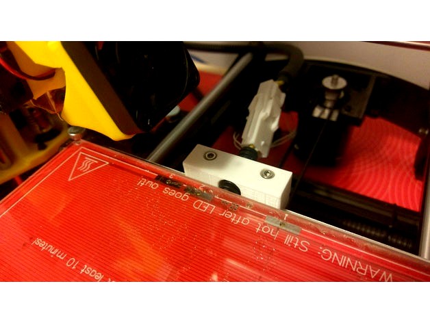 Prusa i3 Hotbed Cable Strain Relief by RostockMini4tw