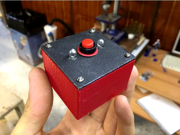 Panic Button with attiny85 and RCSwitch 433Mhz module by matghir