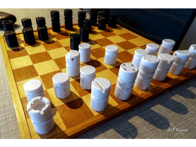 Pièces pour jouer au échecs. J'ai dessiné et réalisé ces pièces en bois en 1979. Une version revisitée semble bien convenir pour l'impression 3D :-) by jp_perroud
