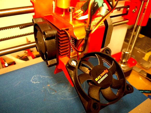 Mk8 Extruder Fan Mount by Camareos