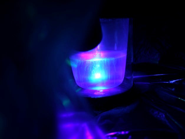 Poor man's 50$ cryostat for photoluminescence measurements by seryy