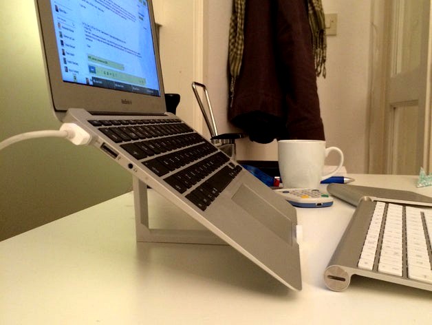 MacBook Air 11" Stand by gewfy