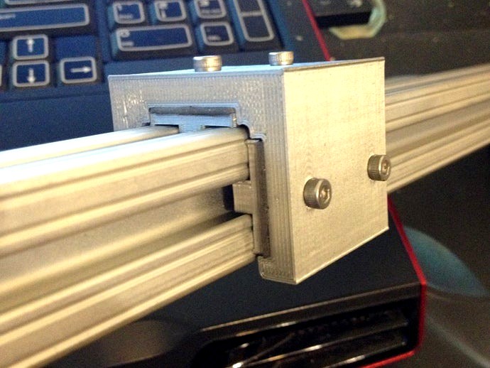Linear bearing system for 1" aluminium extrusion by Thesaint7811