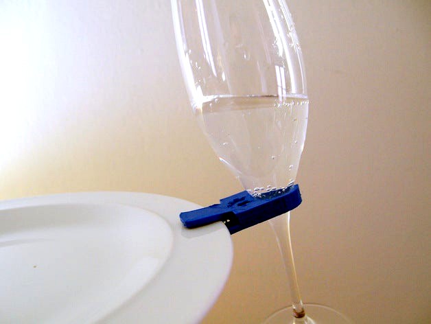 Wine Glass Plate Clip by Xendi