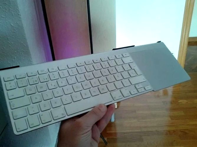 Apple-inspired Magic Keyboard and Trackpad joiner