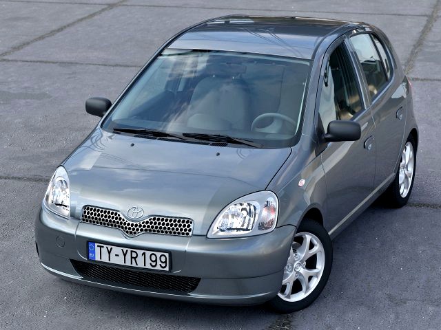 Toyota Yaris 2000