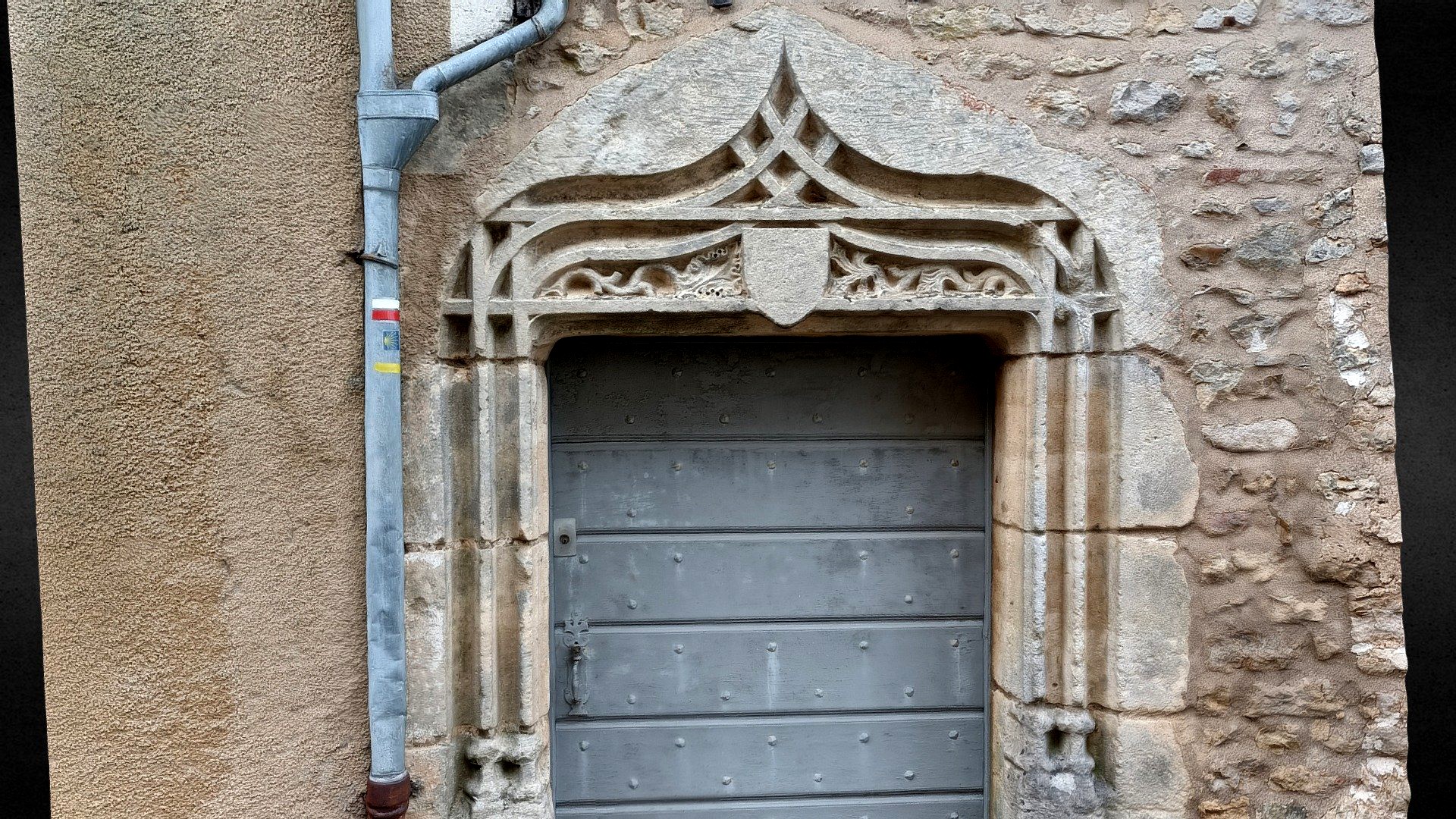 Porte gothique, Lusignan (86)