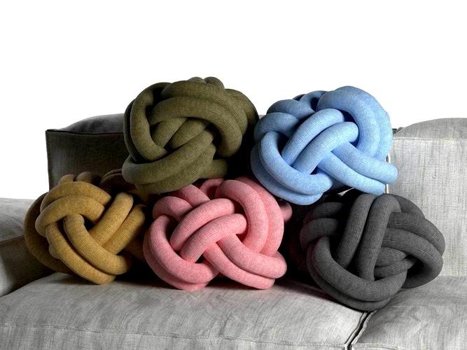 Knot Cushion