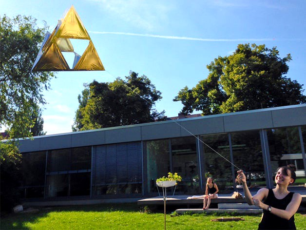 Full 3D Printed Triforce Kite. by SuFu