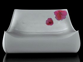 Sake Small Settee