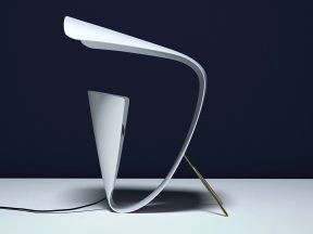 B201 Desk Lamp