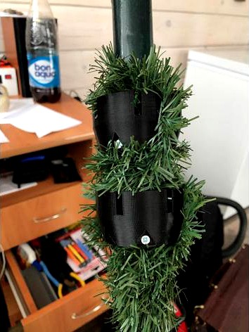 Крепление веток не ёлку attaching branches to a Christmas tree