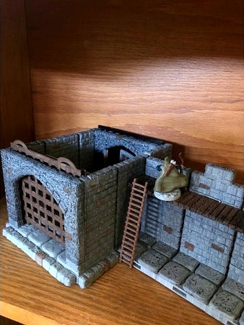 Crenelated Tall Walls with Ramparts