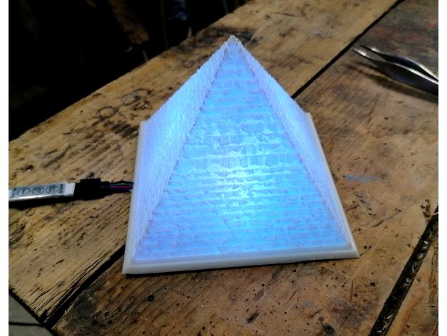Pyramid litophane lamp