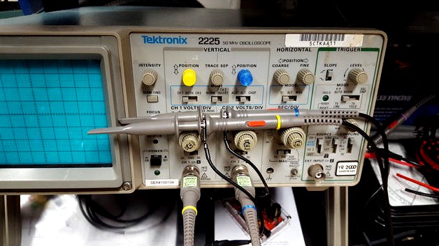 Tektronix 2225 Oscilloscope control knob
