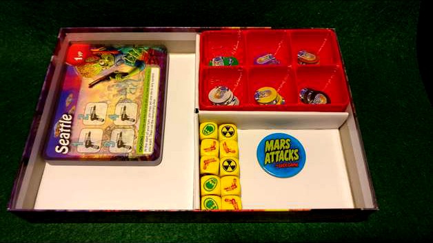 Mars Attacks: The Dice Game, Insert