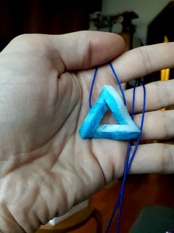 Penrose triangle pendant (3) (dual extrusion)