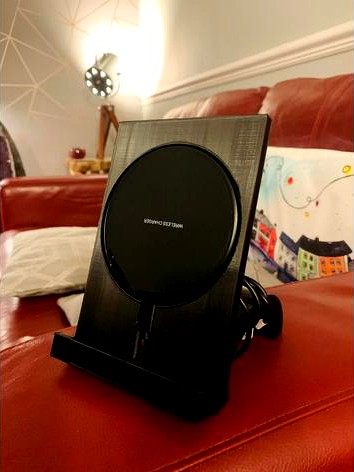Iphone XR wireless charger stand