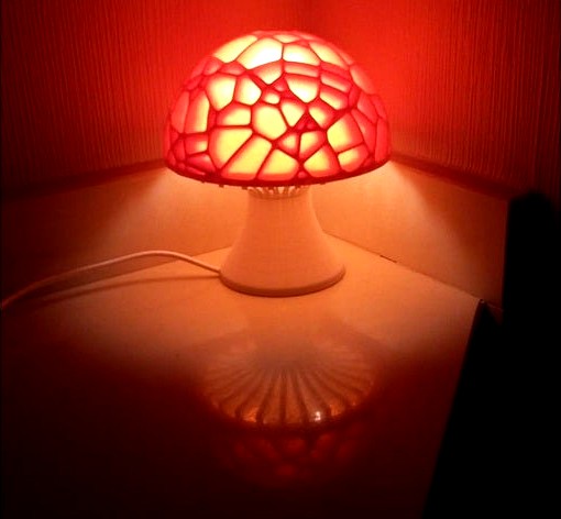 Voronoi mushroom lamp - remix