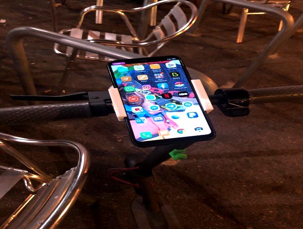 Smartphone mount for m365