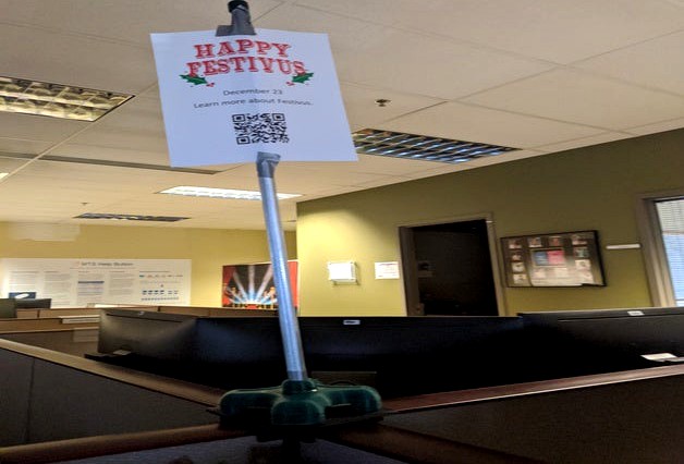 Mini Festivus pole