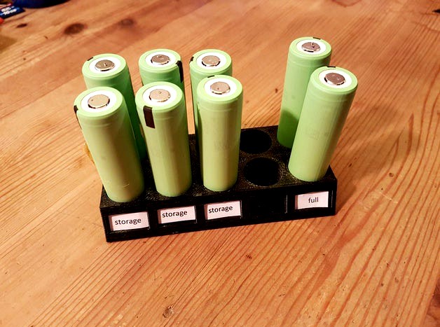 10x 18650 Storage // 10x 18650 Lagerung