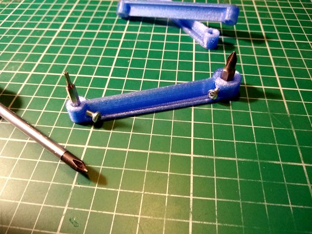 Bit wrench, customizable
