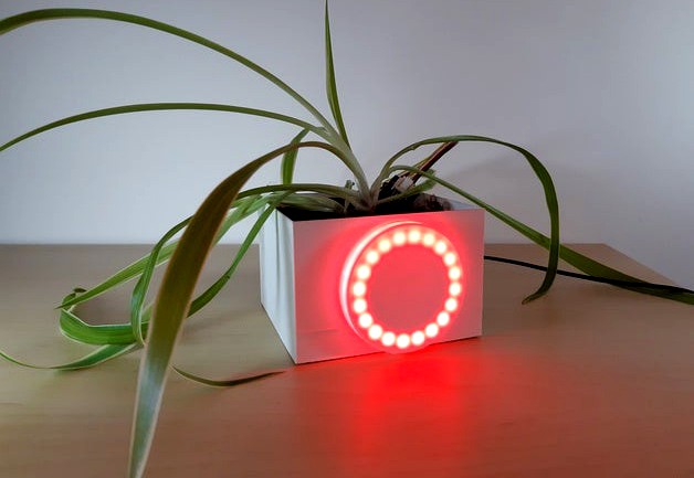Connected flowerpot by microbit