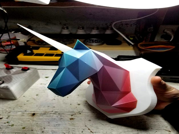 Low Poly Unicorn Head (fixed for flat base, separate files, and mounting hole in base)