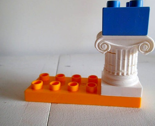 Duplo ionic column