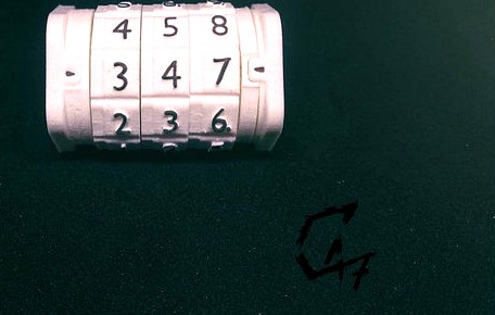 Stepper (clicking) Cryptex