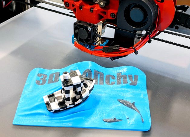 gMax 2 - 3D Benchy Holder with Sharks!