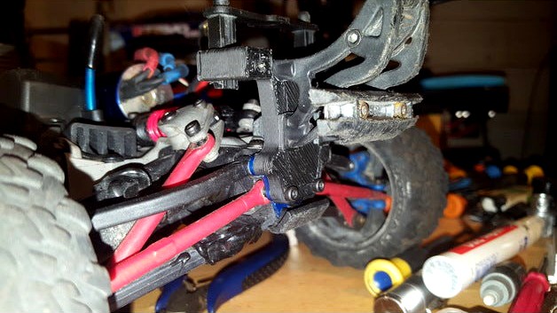 Traxxas E Revo 1/16 Rear Bodymount Part 7015