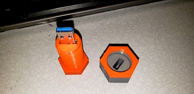 Bolt/hex nut USB Thumb drive