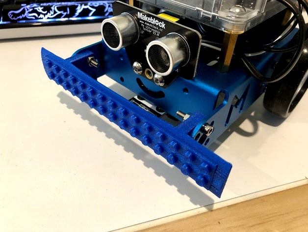 Robot bumper with plastick building block interface