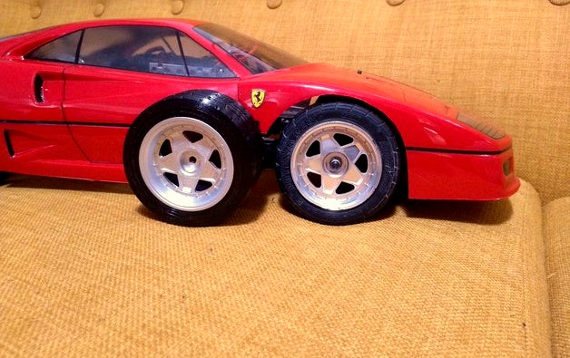 KYOSHO FERRARI F40 WHEELS AND TIRES