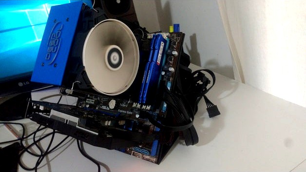 mini itx / micro atx open case by pelelademadera