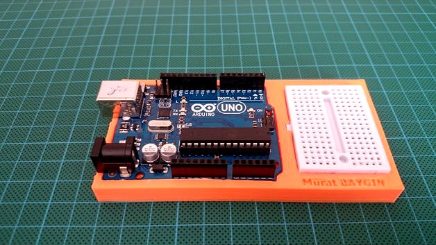 Arduino Uno And Mini Breadboard Stand by murbay