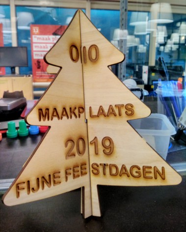 Maakplaats 010 - 2019 Christmas tree by Bikermice010