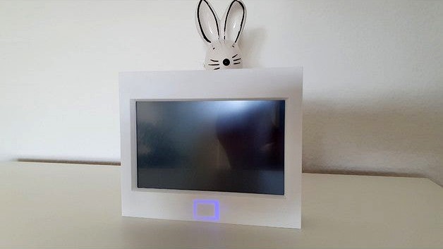 Universal Pi LCD box  by sniperKE