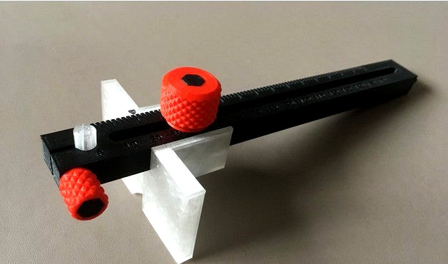 Woodworking Marking Gauge Tool REMIX (100% printed, no bolts) by madsi1m